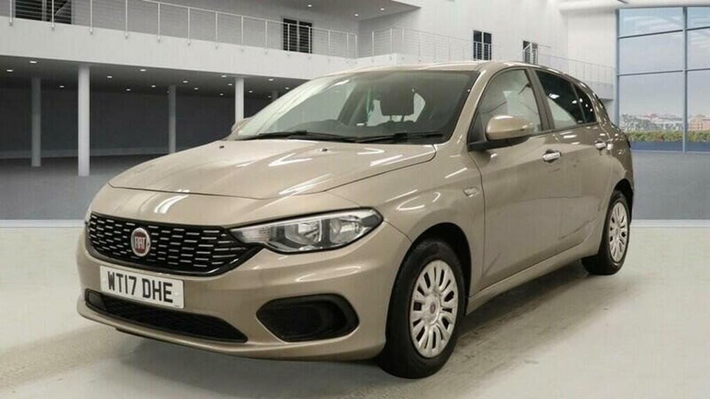 Fiat Tipo Hatchback 1.4 Mpi Easy Euro 6 201717 WT17DHE Grey #2