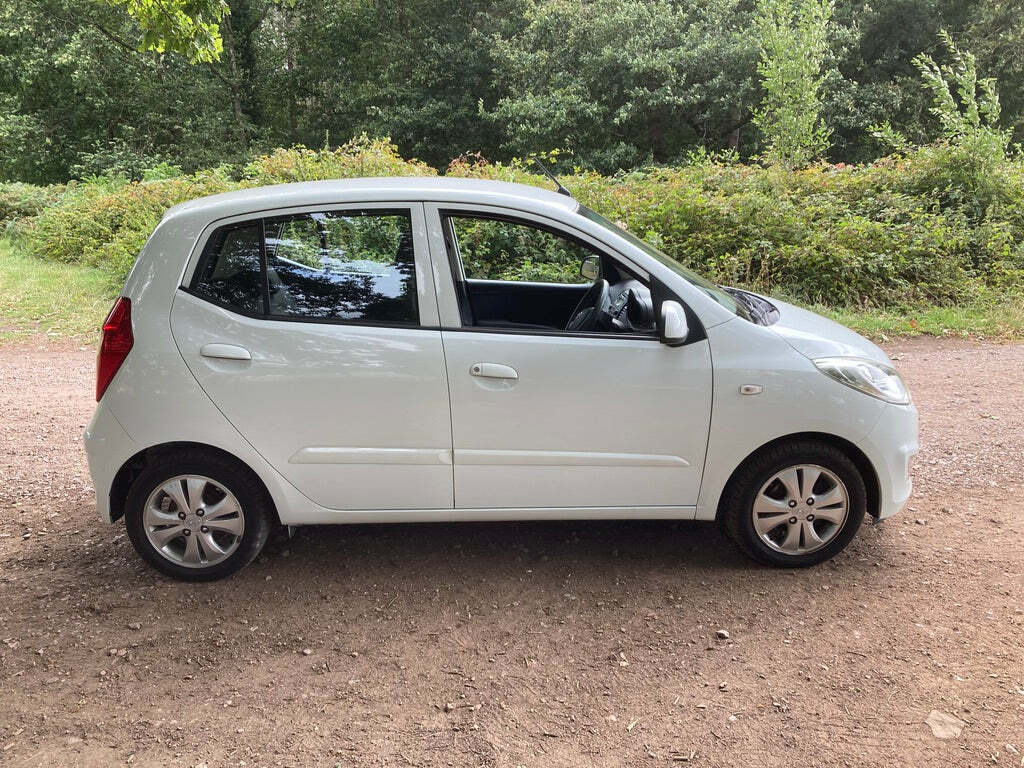 Hyundai I10 1.2 Active. One Owner From New Low Mileage. LM13HXC White #5