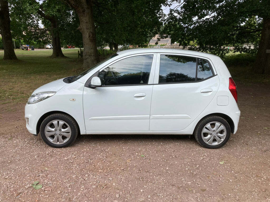 Hyundai I10 1.2 Active. One Owner From New Low Mileage. LM13HXC White #6