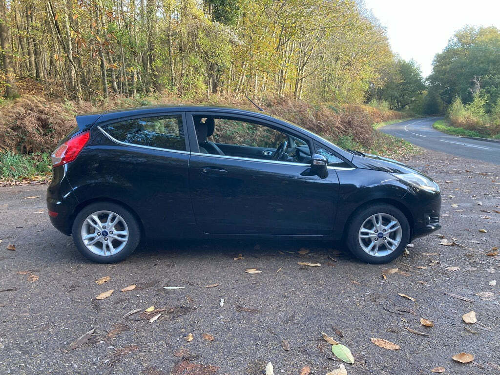 Ford Fiesta Zetec Hatchback Euro 6. MM17NWB Black #5