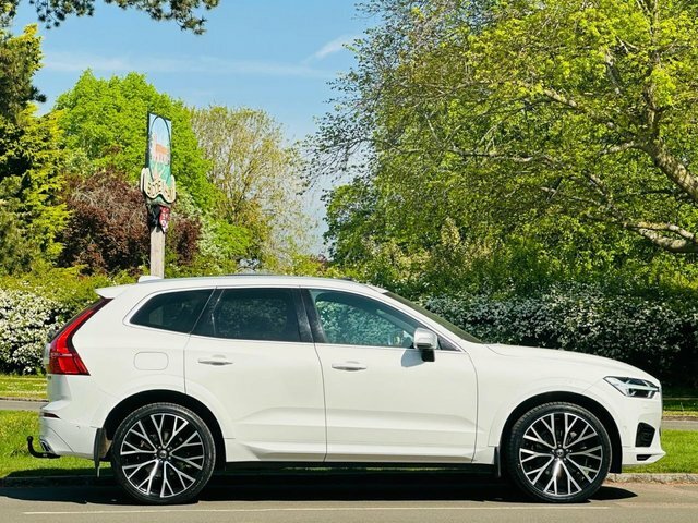 Volvo XC60 2.0H T8 Twin Engine 10.4Kwh R-design Pro Suv P White #4