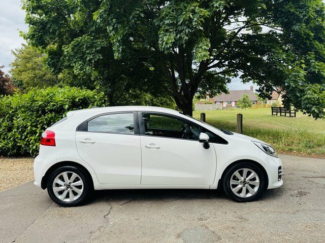 Kia RIO 1.1 Crdi Ecodynamics 2 Hatchback White #4