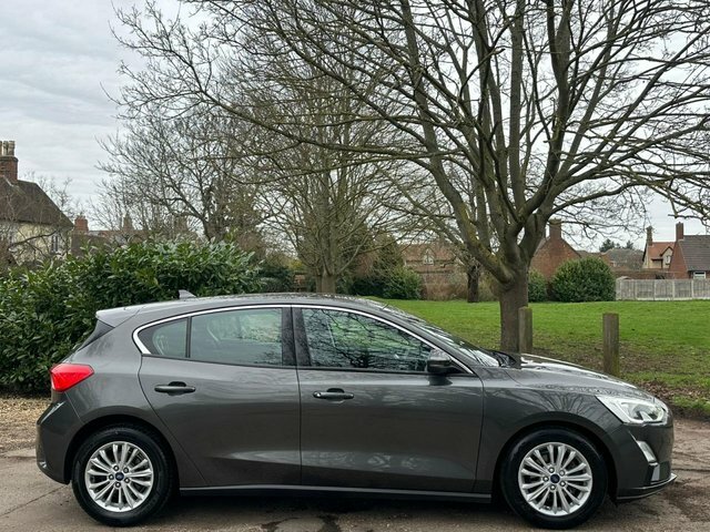 Ford Focus 1.0T Ecoboost Titanium Hatchback GL68TLV Grey #4