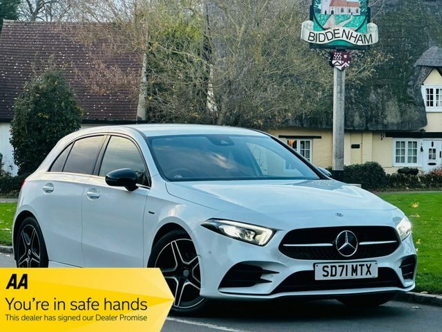 Mercedes-Benz A Class 1.3 A180 Amg Line Edition Executive Hatchback White