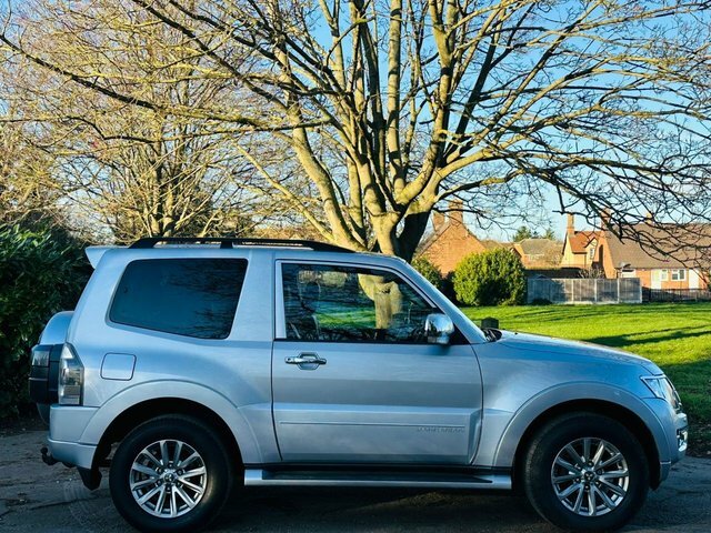 Mitsubishi Shogun 3.2 Di-dc Barbarian Suv 4Wd Euro 6 Silver #4
