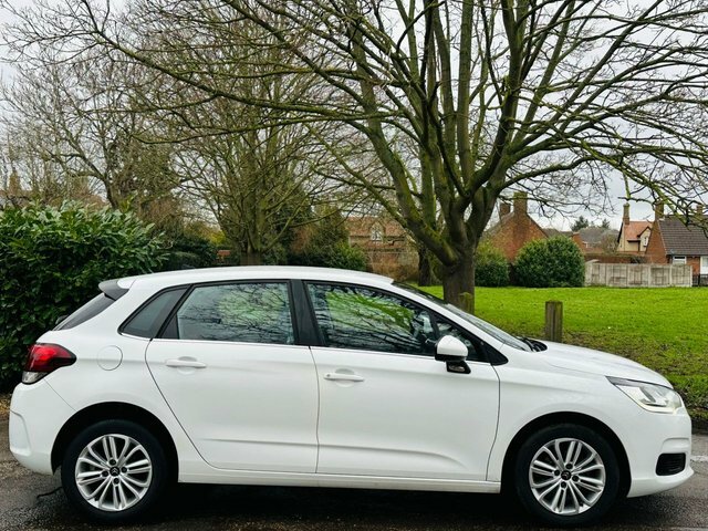 Citroen C4 1.6 Bluehdi Feel Hatchback Euro VK67NUB White #3