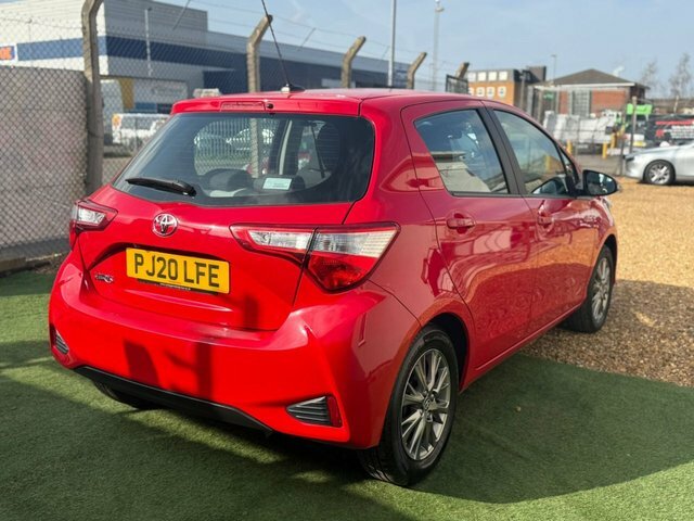 Toyota Yaris 1.5 Vvt-i Icon Hatchback Cvt Euro 6 11 Red #3