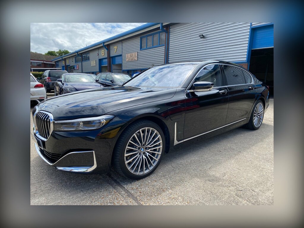 BMW 7 Series 745Le Xdrive Black #4