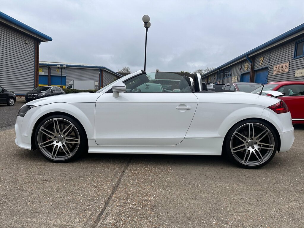 Audi TT RS Rs Tfsi Quattro 2-Door White #4