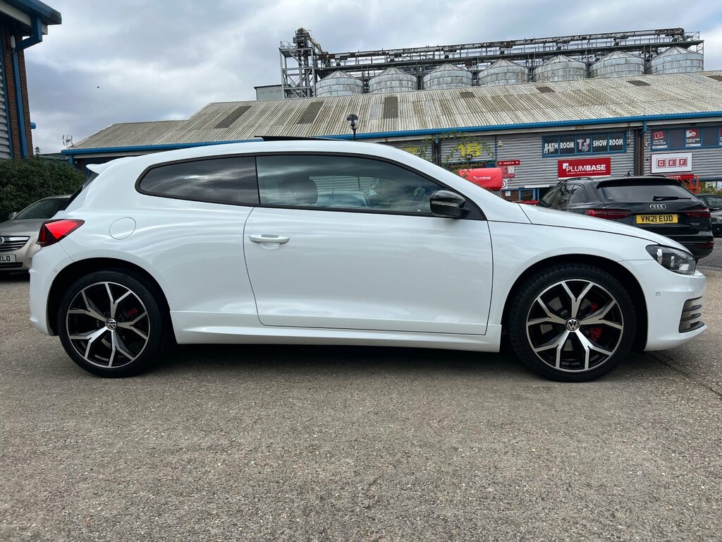 Volkswagen Scirocco 2.0 Tsi Bluemotion Tech Gts Dsg White #5