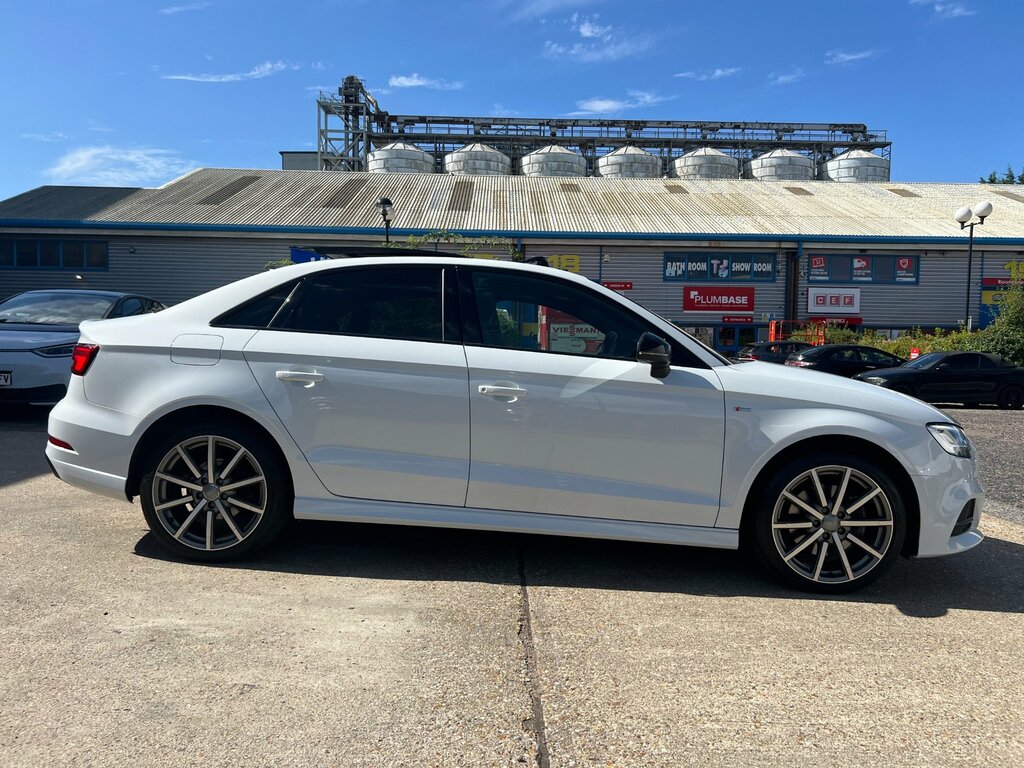 Audi A3 Tfsi Black Edition 4-Door White #5
