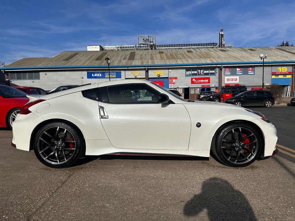 Nissan 370Z 3.7 V6 344 Nismo White #3