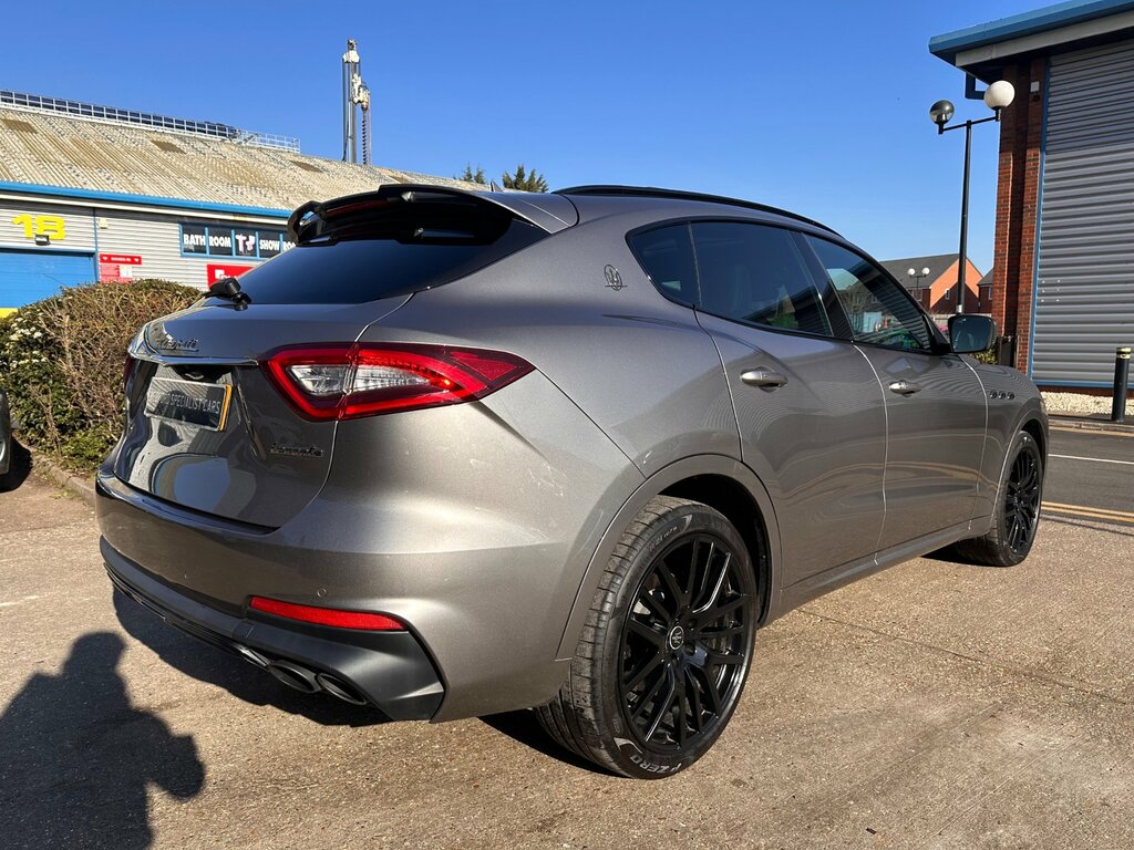 Maserati Levante V6 Gransport Grey #4
