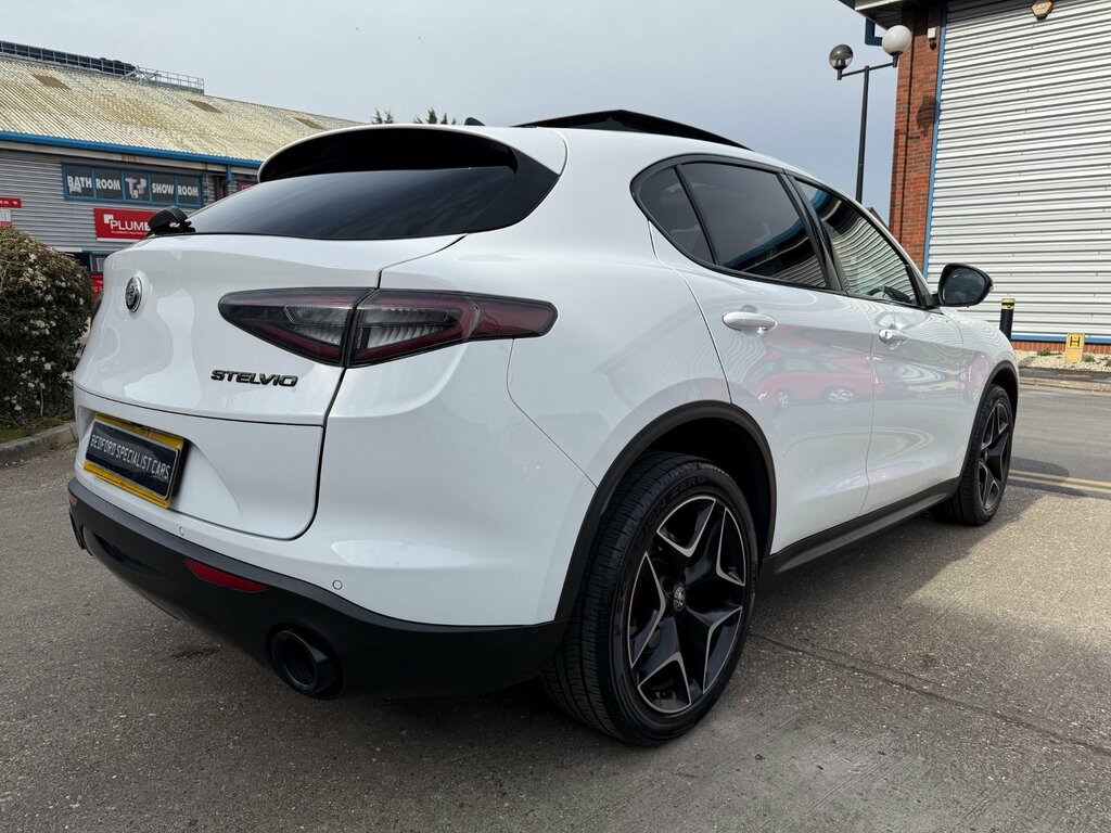 Alfa Romeo Stelvio 2.0 Turbo 280 Ti RJ69KBX White #4