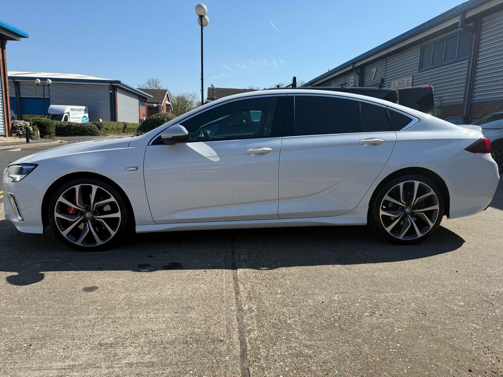 Vauxhall Insignia 2.0 Turbo 230 Awd Gsi White #4