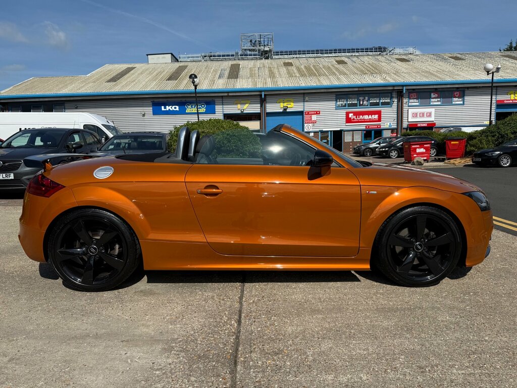 Audi TT 2.0T Fsi Black Edition S Tronic Orange #3
