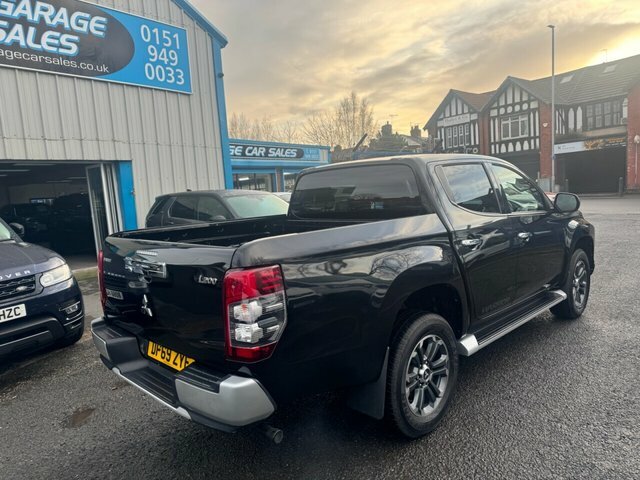 Mitsubishi L200 2020 2.2 Di-d Dc Warrior Pickup Double Cab Die DP69ZYF Black #3