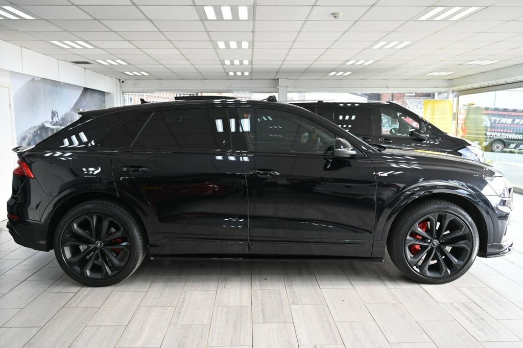 Audi Q8 3L Edition 1 LR70FWY Black #3