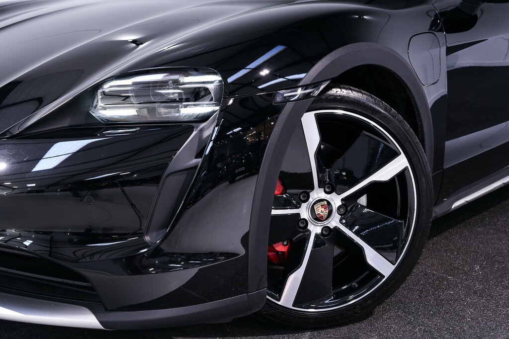 Porsche Taycan Performance Plus 93.4Kwh 4S Cross Turismo Elec GX22UWJ Black #4
