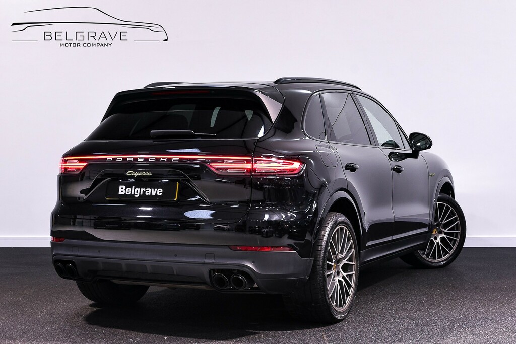 Porsche Cayenne 3.0 V6 E-hybrid 17.9Kwh Platinum Edition Suv P GF72KAJ Black #3