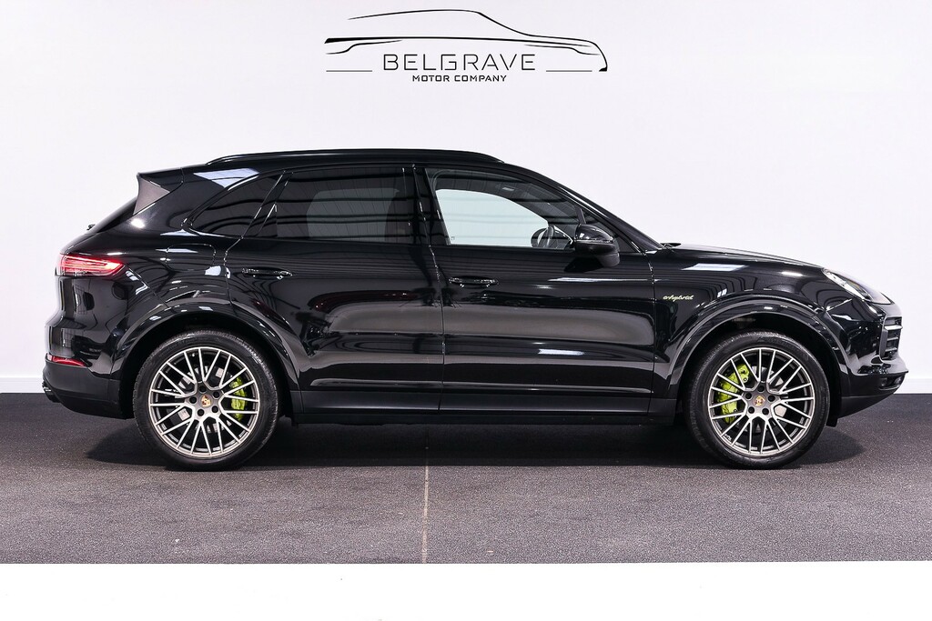 Porsche Cayenne 3.0 V6 E-hybrid 17.9Kwh Platinum Edition Suv P Black