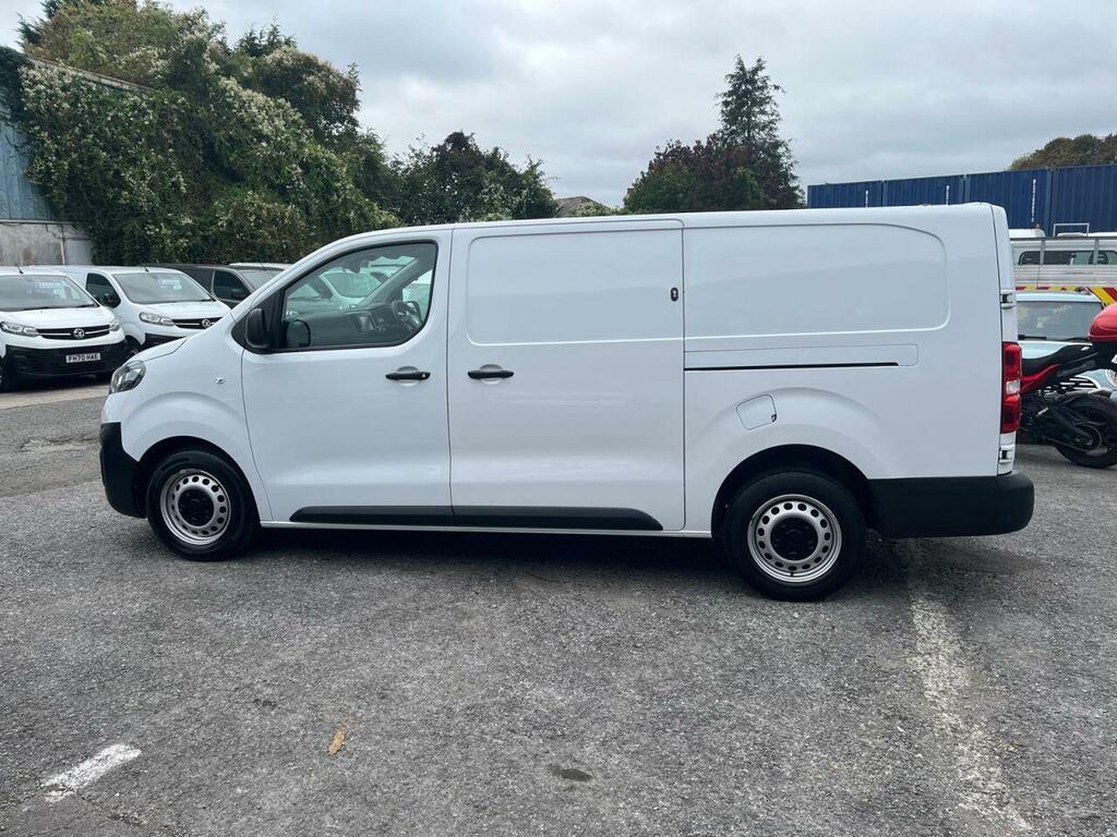 Vauxhall Vivaro 1.5 Turbo D 2900 Dynamic Panel Van 6Dr Manu DY72XGJ White #6