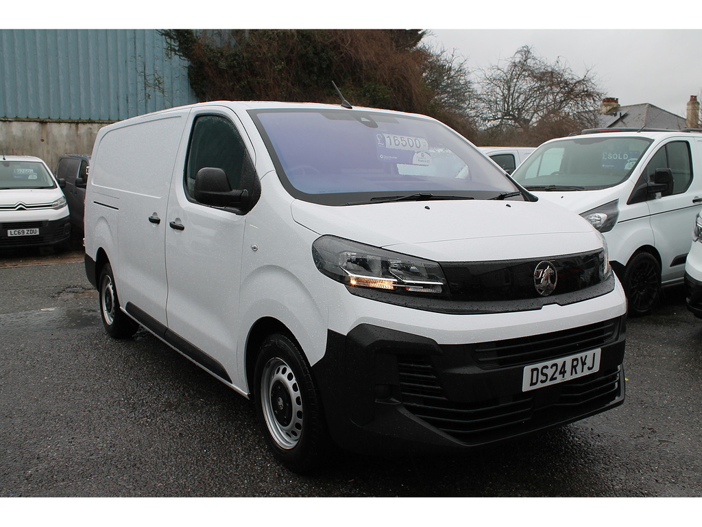Vauxhall Vivaro Turbo D Prime DS24RYJ White #4