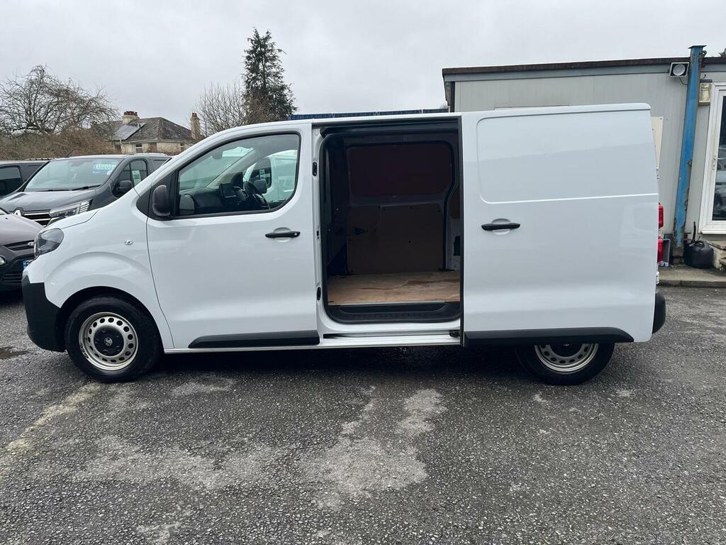 Vauxhall Vivaro Turbo D Prime DN74RKF White #6