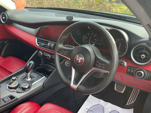 Alfa Romeo Giulia 2.2 Td Speciale Saloon Euro 6 S S YM67LXF Red #6