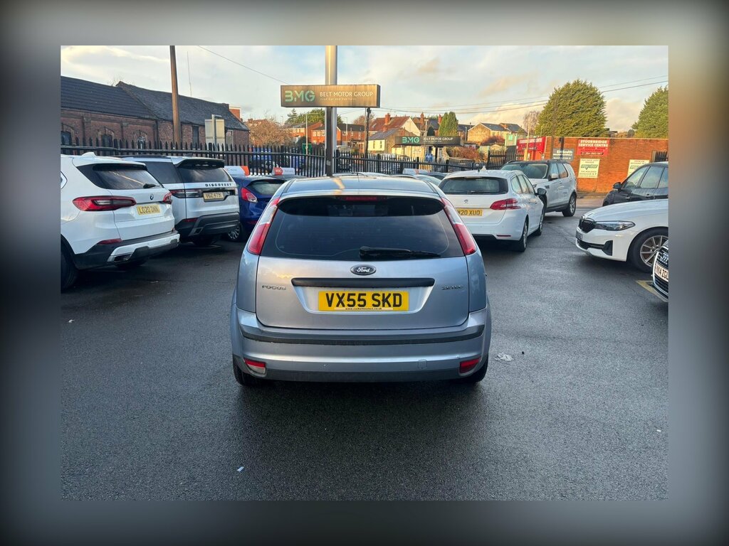 Ford Focus 1.6 Zetec Climate Hatchback 161 Blue #3