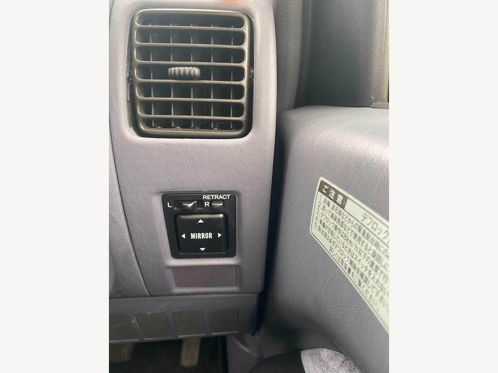 Toyota Land Cruiser 4.75V8 VX Active Silver #18