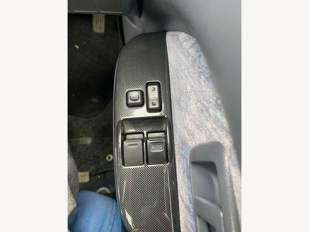Toyota Land Cruiser 4.75V8 VX Active Silver #19