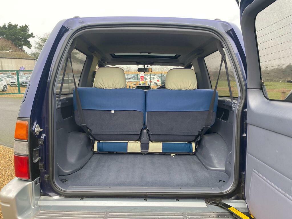 Toyota Land Cruiser 4.75V8 VX Active Silver #20