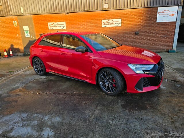 Audi RS3 2.5 Tfsi Carbon Black Sportback S Troni Red