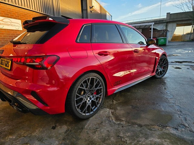 Audi RS3 2.5 Tfsi Carbon Black Sportback S Troni Red #3