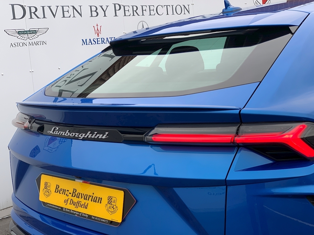 Lamborghini Urus Limited Edition White #24
