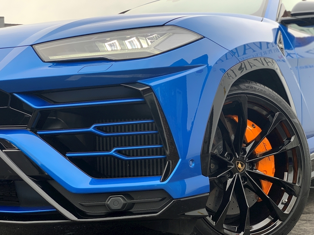 Lamborghini Urus Limited Edition White #15