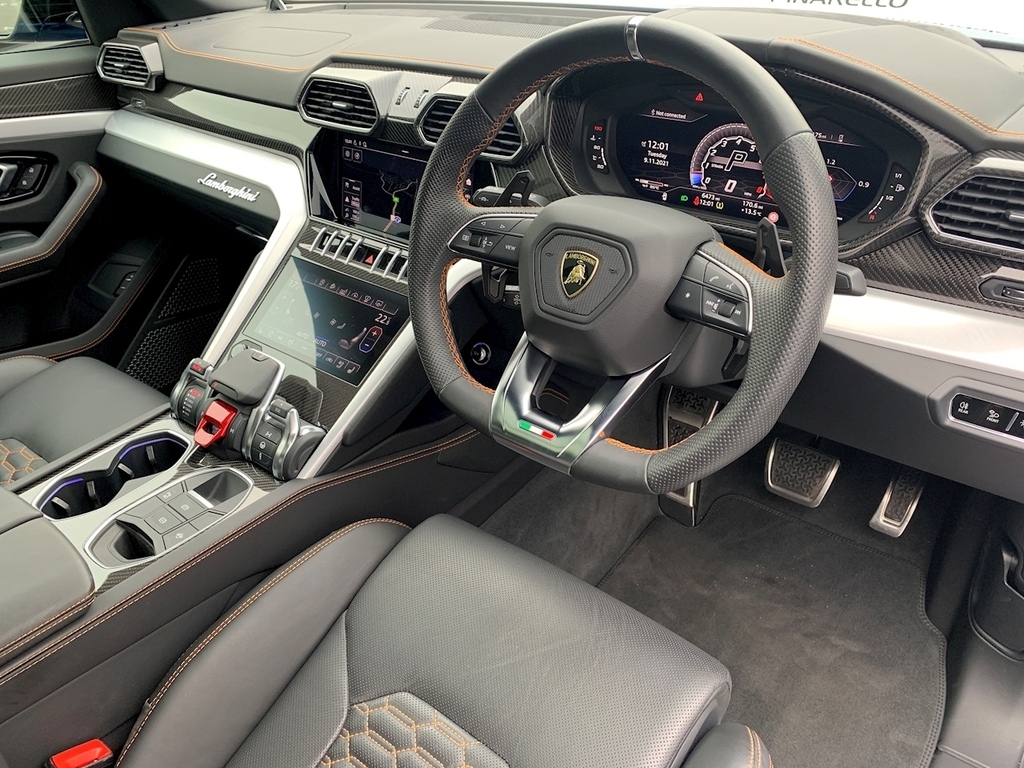 Lamborghini Urus Limited Edition White #65