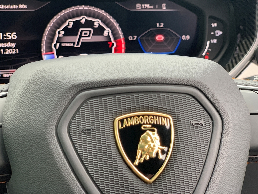 Lamborghini Urus Limited Edition White #43