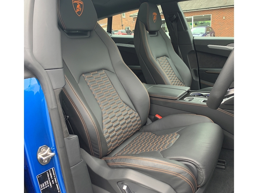Lamborghini Urus Limited Edition White #60