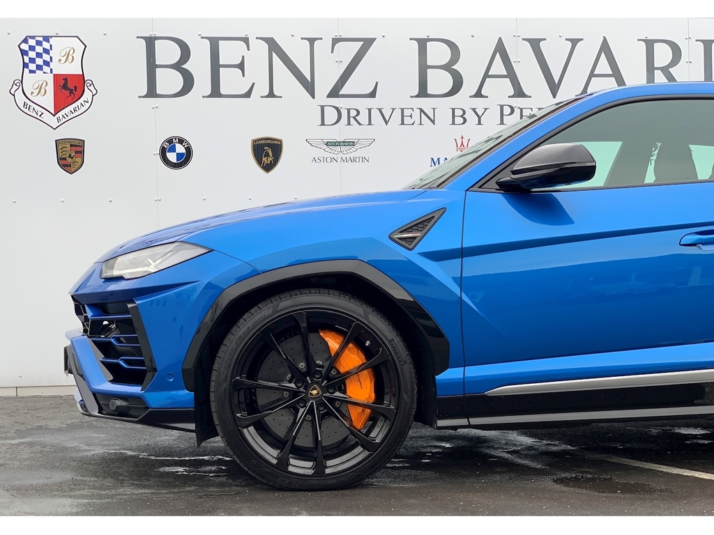 Lamborghini Urus Limited Edition White #30