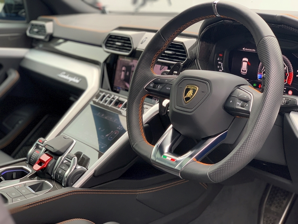 Lamborghini Urus Limited Edition White #37
