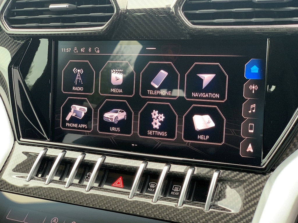 Lamborghini Urus Limited Edition White #45