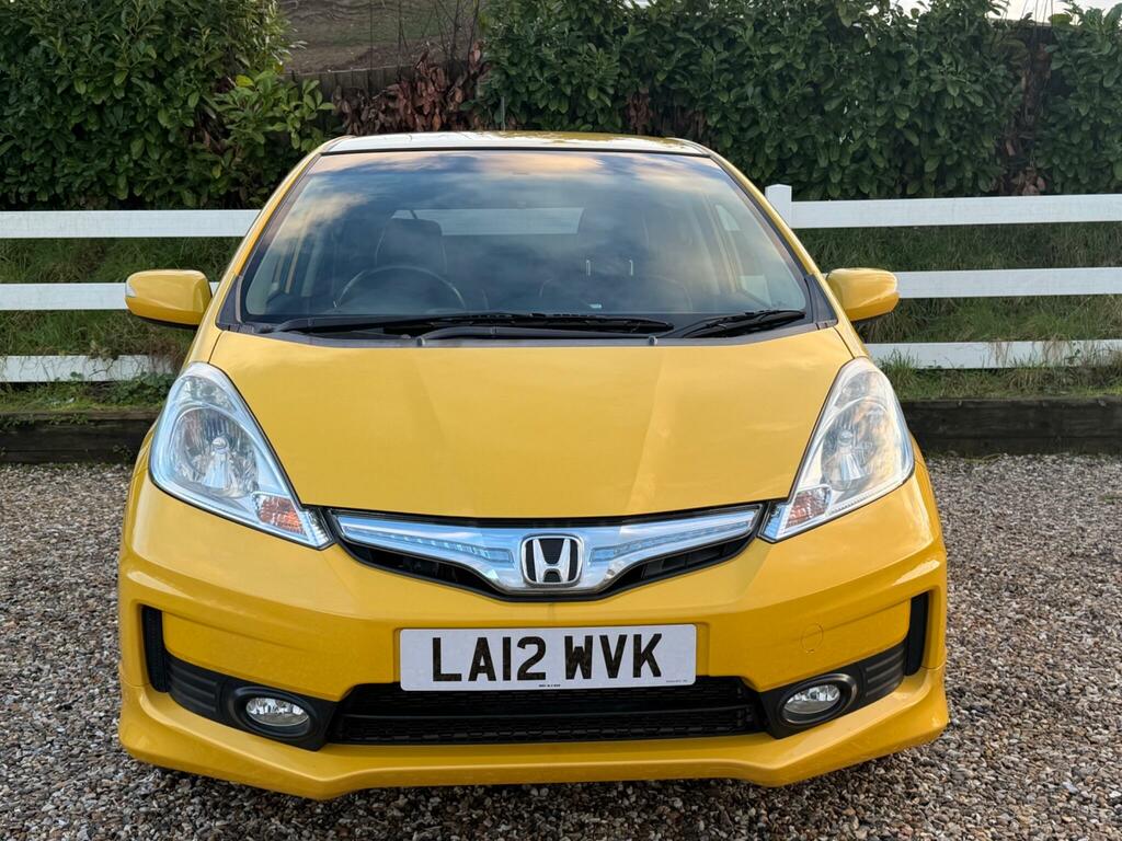 Honda Fit Rs 1.5 White #2