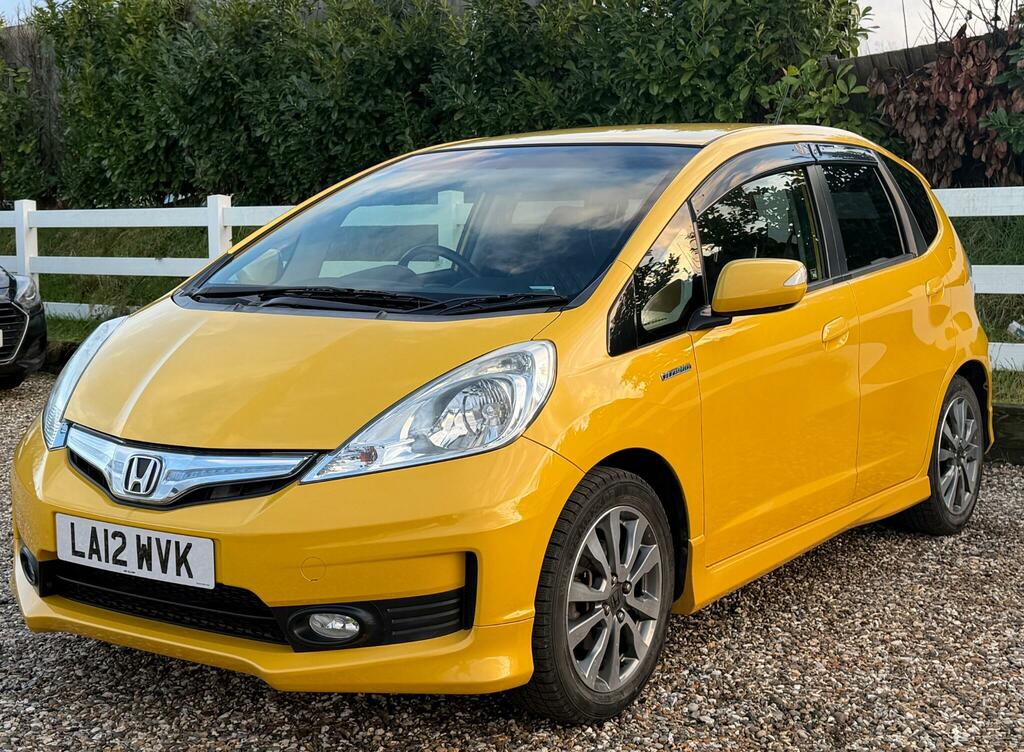 Honda Fit Rs 1.5 White #8