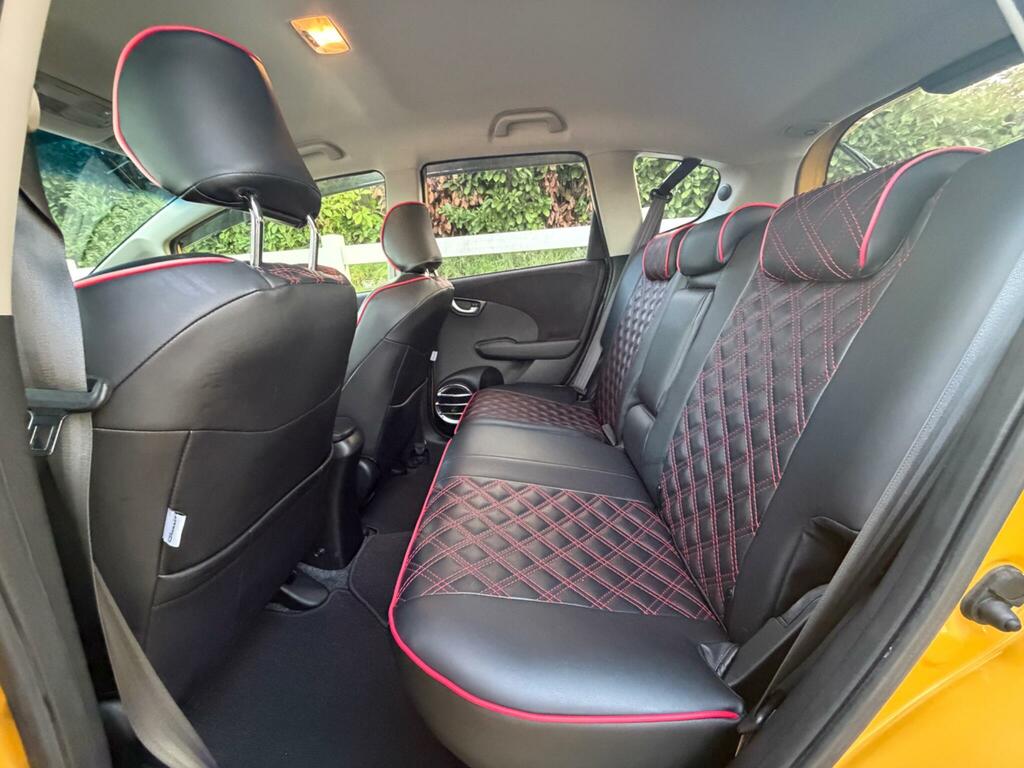 Honda Fit Rs 1.5 White #20