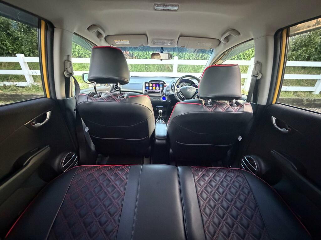 Honda Fit Rs 1.5 White #19