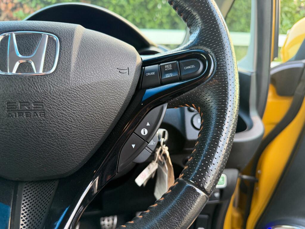 Honda Fit Rs 1.5 White #32