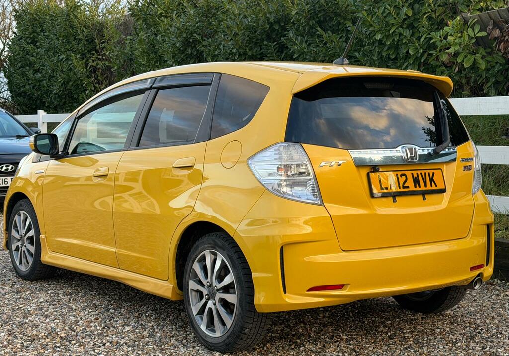 Honda Fit Rs 1.5 White #9