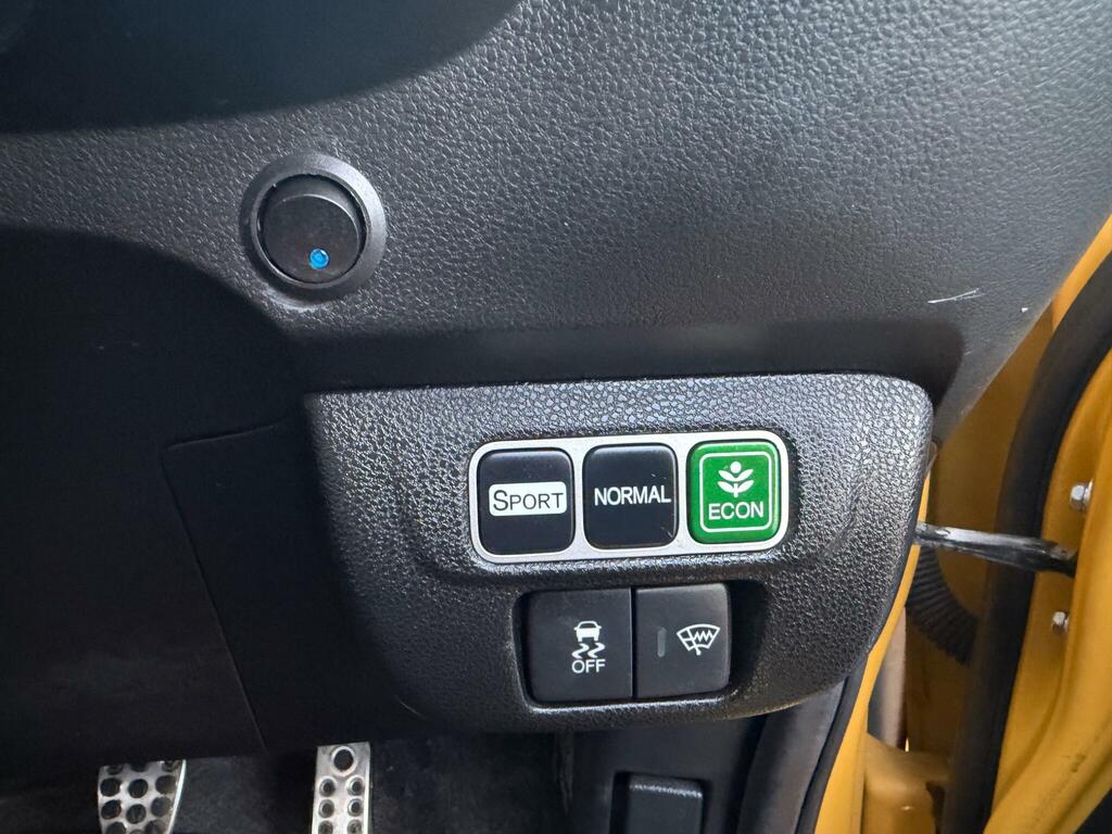 Honda Fit Rs 1.5 White #26